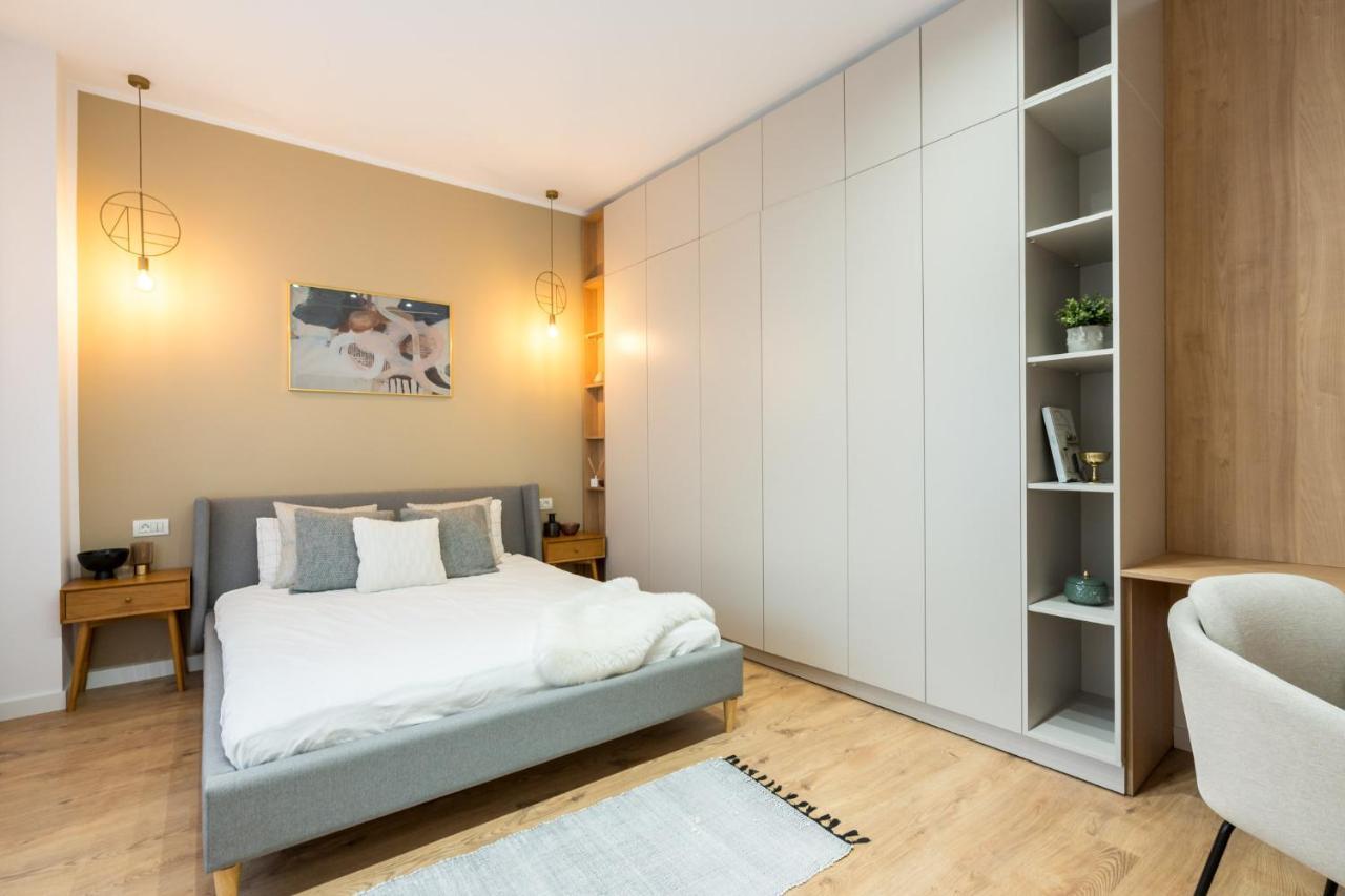 Crystal 3Bdr Apartment In Center Bucharest Exterior photo